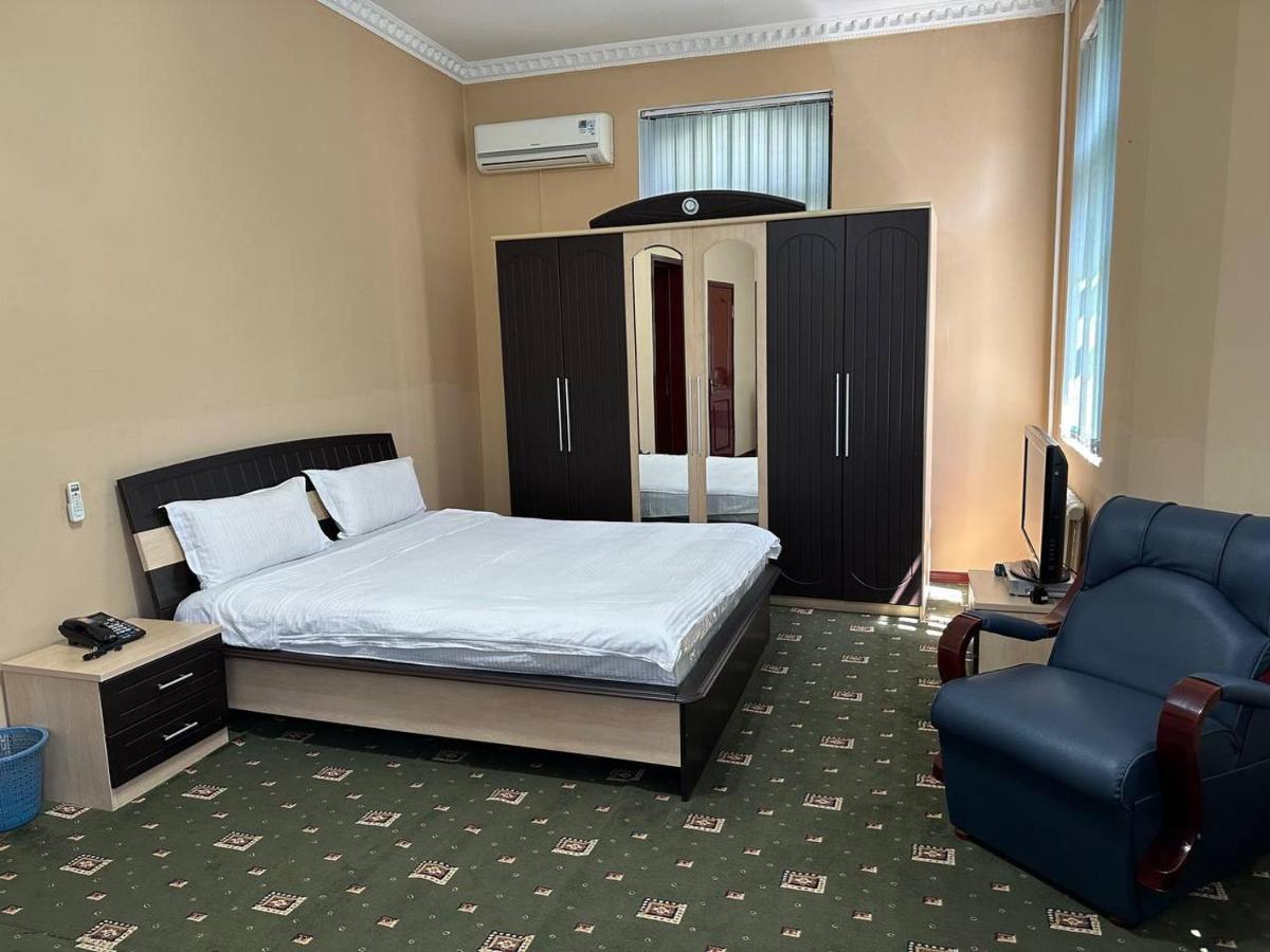 Hotel Sarvar Doesjanbe Buitenkant foto