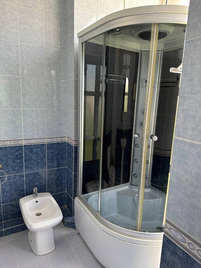 Hotel Sarvar Doesjanbe Buitenkant foto