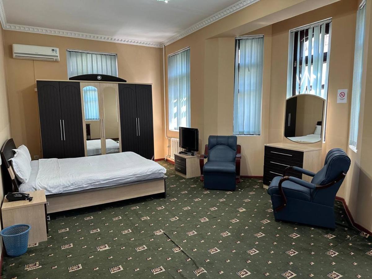 Hotel Sarvar Doesjanbe Buitenkant foto