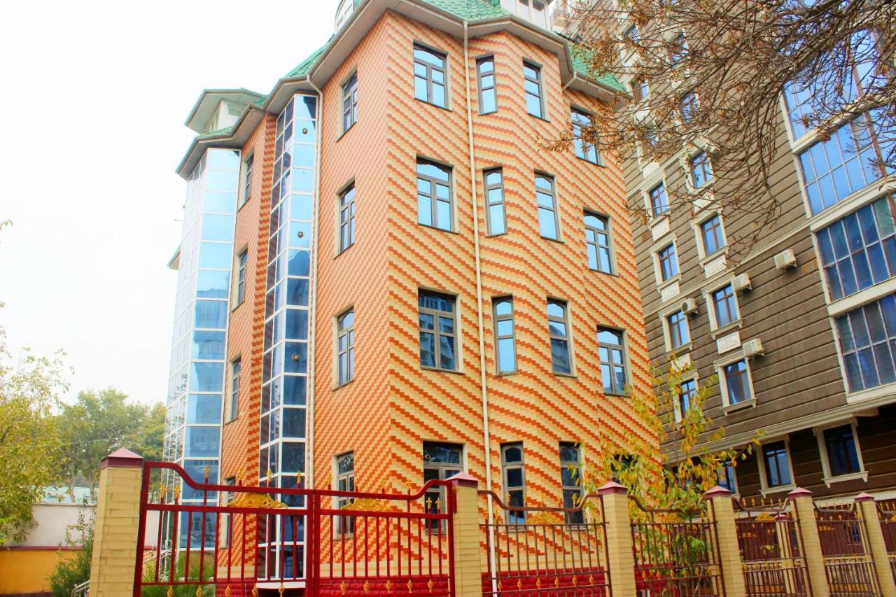 Hotel Sarvar Doesjanbe Buitenkant foto